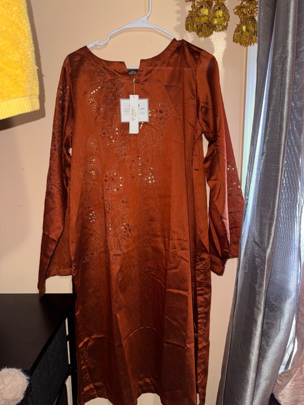 Dress - Picture 3 of 5